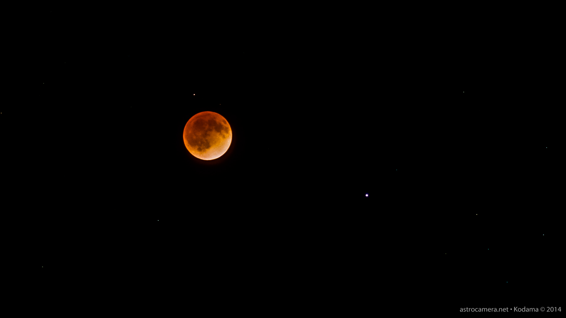 2014 Total Lunar Eclipse, closer view